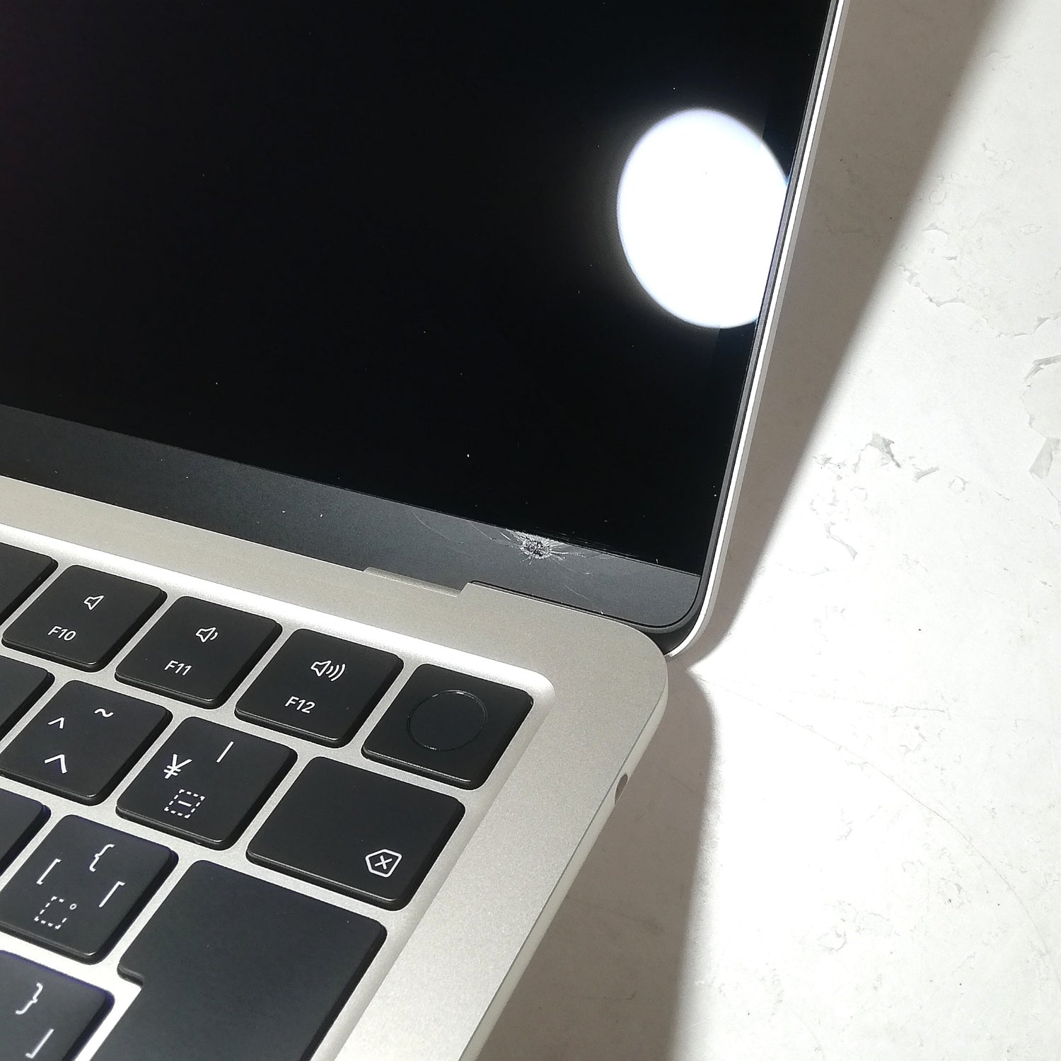MacBook 中古 販売】MacBook Air M2 / 13インチ / 2022 / 8GB / 256GB