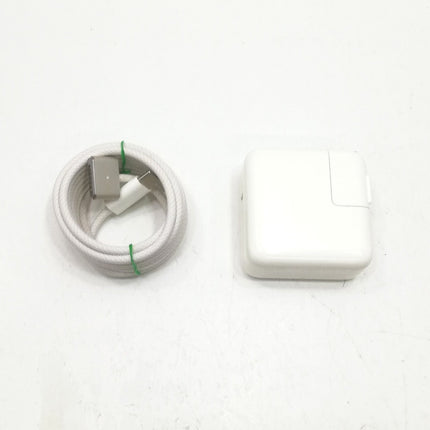 MacBook Air M2 / 13インチ / 2022 / 16GB / 512GB / スターライト / ランク:B / MLY23J/A / 【中古品管理番号:41336】
