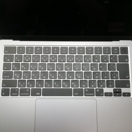 MacBook Air M2 / 13インチ / 2022 / 8GB / 256GB / スペースグレイ / ランク:B / MLXW3J/A / 【中古品管理番号:41364】