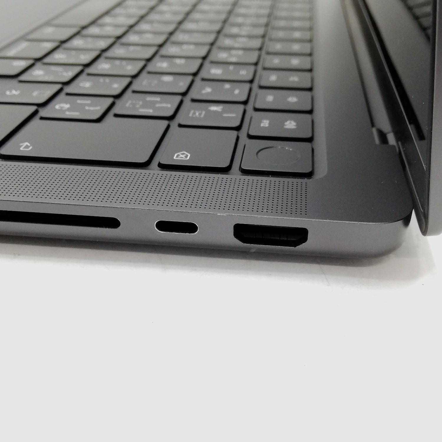 超美品 14インチMacBookPro 2023 M3Pro/18GB ブラック MacBook 中古 販売】MacBook Pro M3Pro / 14インチ / 2023 / 18GB