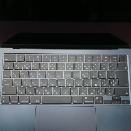 MacBook Air M2 / 13インチ / 2022 / 8GB / 256GB / ミッドナイト / ランク:B / MLY33J/A / A2681 【中古品管理番号:41384】
