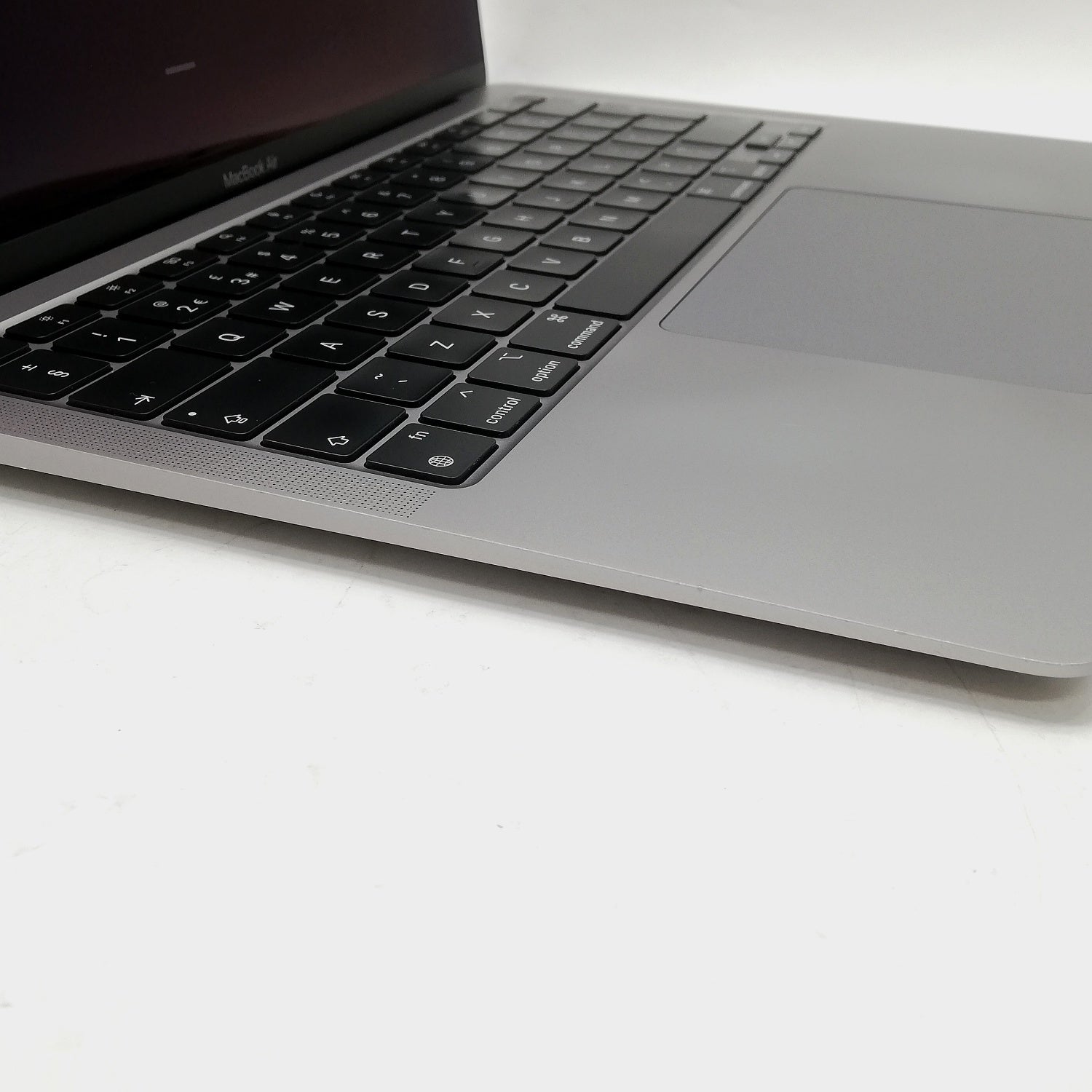 MacBook 中古 販売】MacBook Air M1 / 13インチ / Mid2020 / 16GB MacBook 中古 販売】MacBook Air M1 / 13インチ / Mid2020 / 16GB