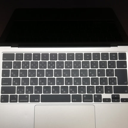 MacBook Air M2 / 13インチ / 2022 / 8GB / 256GB / スターライト / ランク:B / MLY13J/A / A2681 【中古品管理番号:41419】