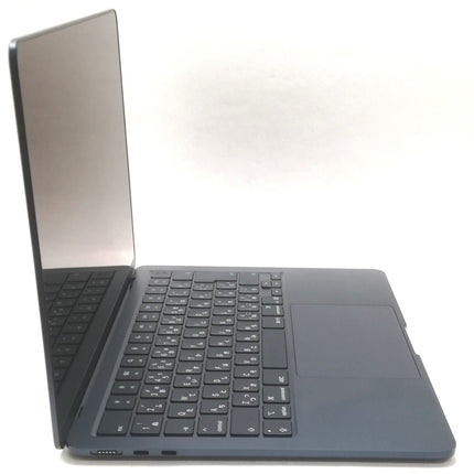 MacBook Air M4 / 13インチ / 2025 / 16GB / 256GB / ミッドナイト / ランク:B / MW123J/A / 【中古品管理番号:41430】