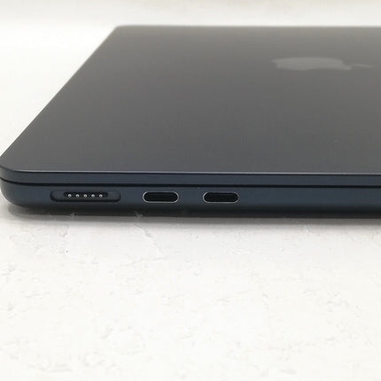 MacBook Air M2 / 13インチ / 2022 / 8GB / 256GB / ミッドナイト / ランク:B / MLY33J/A / 【中古品管理番号:41434】
