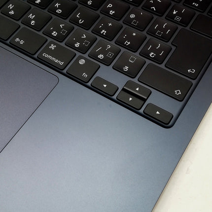 MacBook Air M2 / 13インチ / 2022 / 8GB / 256GB / ミッドナイト / ランク:B / MLY33J/A / 【中古品管理番号:41441】