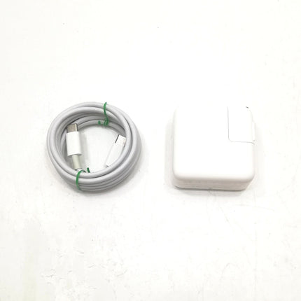 MacBook Air Retina Display / 13インチ / 2018 / 8GB / 128GB / ゴールド / ランク:C / MREE2J/A / 【中古品管理番号:41464】