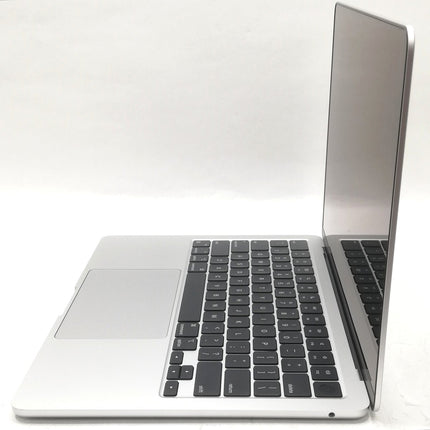MacBook Air M2 / 13インチ / 2022 / 16GB / 256GB / シルバー / ランク:B / MLXY3J/A / 【中古品管理番号:41524】