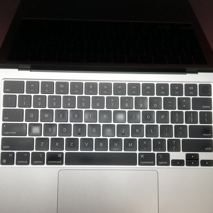 MacBook Air M2 / 13インチ / 2022 / 16GB / 256GB / シルバー / ランク:B / MLXY3J/A / 【中古品管理番号:41524】