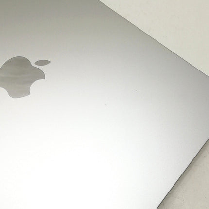 MacBook Air M2 / 13インチ / 2022 / 16GB / 256GB / シルバー / ランク:B / MLXY3J/A / 【中古品管理番号:41524】