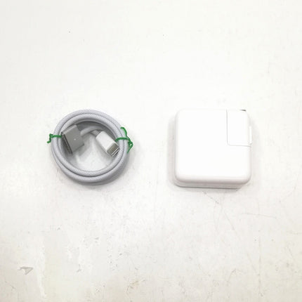 MacBook Air M2 / 13インチ / 2022 / 16GB / 256GB / シルバー / ランク:B / MLXY3J/A / 【中古品管理番号:41524】