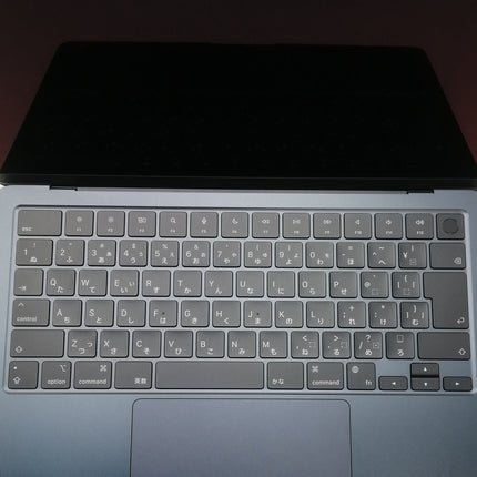 MacBook Air M2 / 13インチ / 2022 / 16GB / 256GB / ミッドナイト / ランク:B / MLY33J/A / 【中古品管理番号:41543】