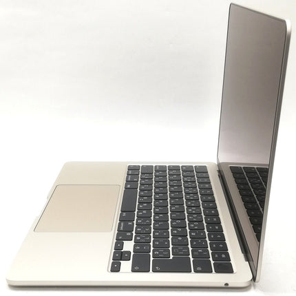 MacBook Air M2 / 13インチ / 2022(2024) / 16GB / 256GB / スターライト / ランク:A / MC7W4J/A / 【中古品管理番号:41544】
