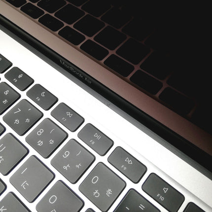 MacBook Air M1 / 13インチ / Mid2020 / 8GB / 256GB / シルバー / ランク:B / MGN93J/A / 【中古品管理番号:41557】