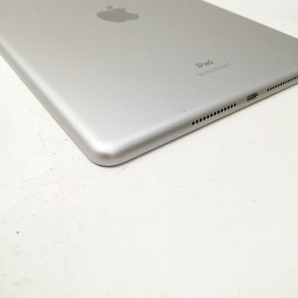 iPad 第8世代 Wi-Fi / 10.2インチ / 2020 / 32GB / シルバー / ランク:C / MYLA2J/A / A2270 【中古品管理番号:41584】