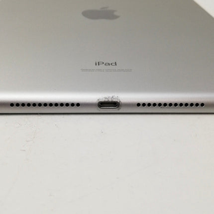 iPad 第8世代 Wi-Fi / 10.2インチ / 2020 / 32GB / シルバー / ランク:C / MYLA2J/A / A2270 【中古品管理番号:41597】