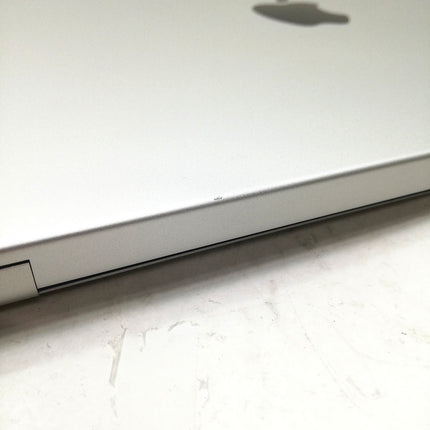 MacBook Pro M3 Pro / 14インチ / 2023 / 18GB / 512GB / シルバー / ランク:C / MRX63J/A / 【中古品管理番号:41606】