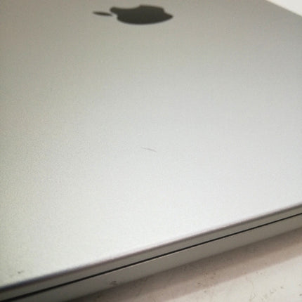 MacBook Pro M3 Pro / 14インチ / 2023 / 18GB / 512GB / シルバー / ランク:C / MRX63J/A / 【中古品管理番号:41606】