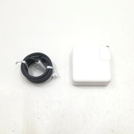 MacBook Pro M4 / 14インチ / 2024 / 16GB / 512GB / シルバー / ランク:C / MW2W3J/A / 【中古品管理番号:41608】