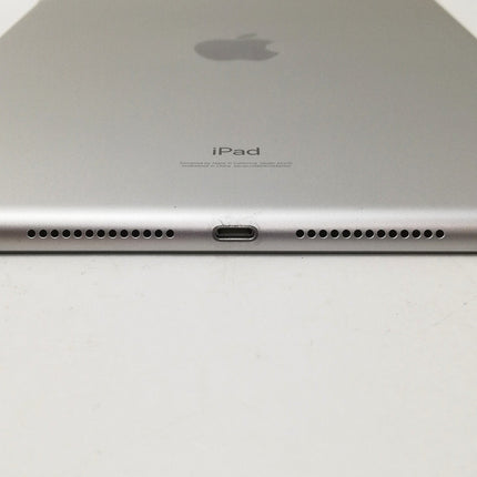 iPad 第8世代 Wi-Fi / 10.2インチ / 2020 / 32GB / シルバー / ランク:B / MYLA2J/A / A2270 【中古品管理番号:41614】