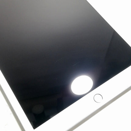 iPad 第8世代 Wi-Fi / 10.2インチ / 2020 / 32GB / シルバー / ランク:B / MYLA2J/A / A2270 【中古品管理番号:41623】