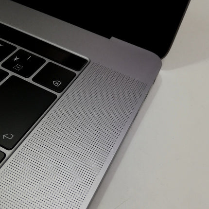 MacBook Pro Touch Bar / 15インチ / 2018 / 16GB / 256GB / スペースグレイ / ランク:C / MR932J/A / 【中古品管理番号:41648】
