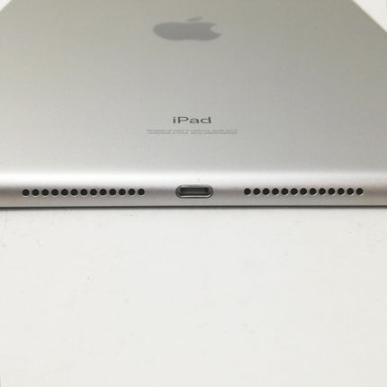 iPad (第8世代) // Wi-Fiモデル / 10.2インチ / 2020 / 32GB / シルバー / ランク:B / MYLA2J/A / A2270 【中古品管理番号:41665】