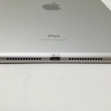 iPad (第8世代) // Wi-Fiモデル / 10.2インチ / 2020 / 32GB / シルバー / ランク:C / MYLA2J/A / A2270 【中古品管理番号:41667】
