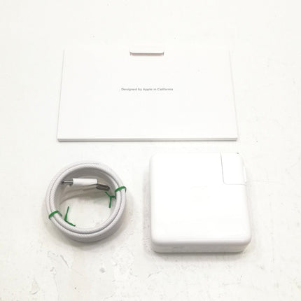 MacBook Air M3 / 13インチ / 2024 / 16GB / 512GB / スターライト / ランク:A / MXCU3J/A / 【中古品管理番号:41712】