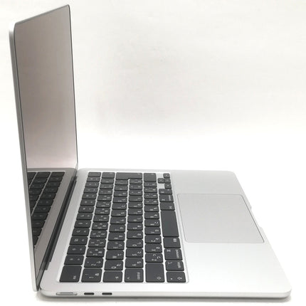 MacBook Air M2 / 13インチ / 2022(2024) / 16GB / 256GB / シルバー / ランク:A / MC7V4J/A / 【中古品管理番号:41816】