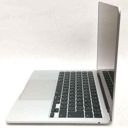 MacBook Air M2 / 13インチ / 2022(2024) / 16GB / 256GB / シルバー / ランク:A / MC7V4J/A / 【中古品管理番号:41827】