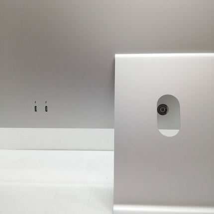 iMac M3 / 24インチ / 2023 / 8GB / 256GB / シルバー / ランク:B / MQR93J/A / 【中古品管理番号:41846】
