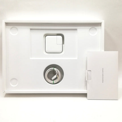 MacBook Air M2 / 13インチ / 2022 / 16GB / 256GB / スターライト / ランク:A / MC7W4J/A / A2681 【中古品管理番号:41878】