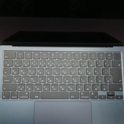 MacBook Air M2 / 13インチ / 2022 / 8GB / 256GB / ミッドナイト / ランク:C / MLY33J/A / A2681 【中古品管理番号:41879】