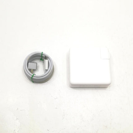 MacBook Pro M1 Pro / 14インチ / 2021 / 32GB / 1TB / スペースグレイ / ランク:C / MKGQ3J/A / 【中古品管理番号:41885】