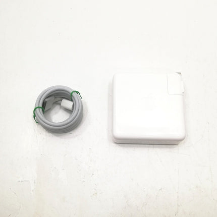MacBook Pro M1 Pro / 14インチ / 2021 / 32GB / 512GB / スペースグレイ / ランク:B / MKGP3J/A / 【中古品管理番号:41893】