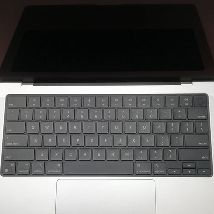 MacBook Pro M3 Pro / 14インチ / Nov 2023 / 36GB / 1TB / シルバー / ランク:B / MRX63J/A / 【中古品管理番号:41996】