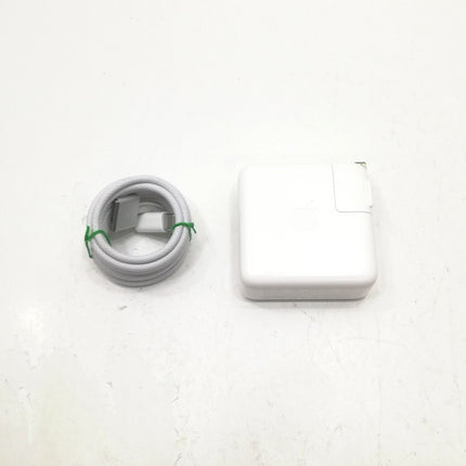 MacBook Pro M3 Pro / 14インチ / Nov 2023 / 36GB / 1TB / シルバー / ランク:B / MRX63J/A / 【中古品管理番号:41999】