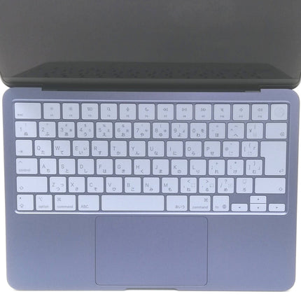 MacBookNeo A18 Pro / 13インチ / 2026 / 8GB / 512GB / インディゴ / ランク:C / MHFG4J/A / A3404 【中古品管理番号:42021】