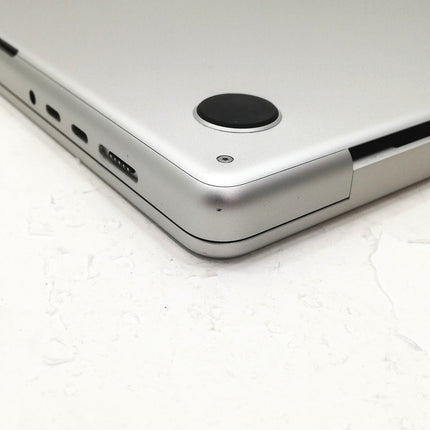 MacBook Pro M3 Pro / 16インチ / Nov 2023 / 36GB / 1TB / シルバー / ランク:B / MRW43J/A / 【中古品管理番号:42023】
