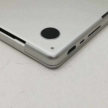 MacBook Pro M3 Pro / 14インチ / Nov 2023 / 36GB / 1TB / シルバー / ランク:B / MRX63J/A / 【中古品管理番号:42030】