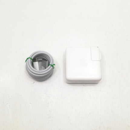 MacBook Pro M3 Pro / 14インチ / Nov 2023 / 36GB / 1TB / シルバー / ランク:C / MRX63J/A / 【中古品管理番号:42033】