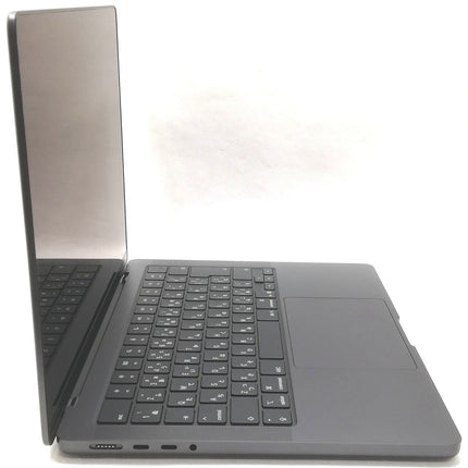 MacBook Pro M5 / 14インチ / 2025 / 16GB / 512GB / スペースブラック / ランク:A / MDE04J/A / 【中古品管理番号:42118】