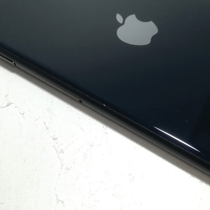 【ピックアップセール！】iPhone SE 第3世代 / 2022 / 64GB / ミッドナイト / au版SIMフリー / ランク:C / MMYC3J/A / A2782 【中古品管理番号:42136】