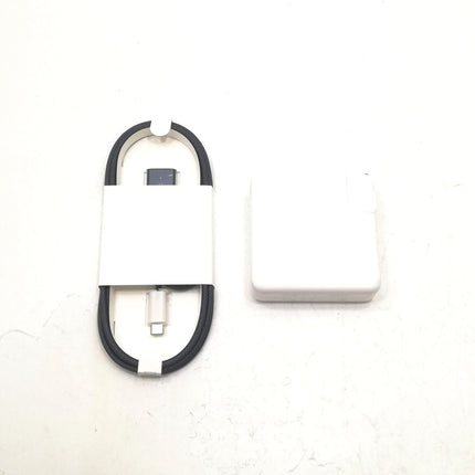 MacBook Air M4 / 15インチ / 2025 / 24GB / 512GB / ミッドナイト / ランク:B / MC6L4J/A / A3241 【中古品管理番号:42269】