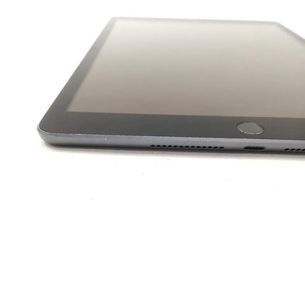 iPad 第8世代 Wi-Fi / 10.2インチ / 2020 / 32GB / スペースグレイ / ランク:C / MYL92J/A / A2270 【中古品管理番号:42275】