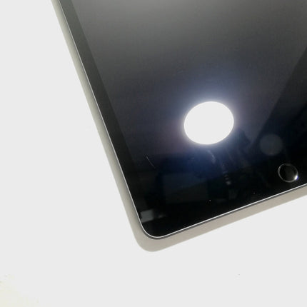 iPad 第8世代 Wi-Fi / 10.2インチ / 2020 / 32GB / スペースグレイ / ランク:B / MYL92J/A / A2270 【中古品管理番号:42277】