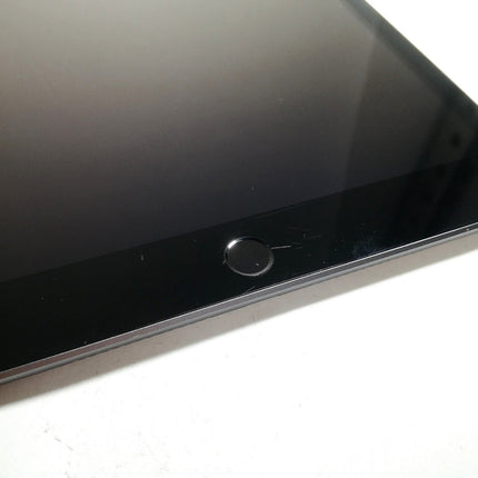 iPad 第8世代 Wi-Fi / 10.2インチ / 2020 / 32GB / スペースグレイ / ランク:C / MYL92J/A / A2270 【中古品管理番号:42279】