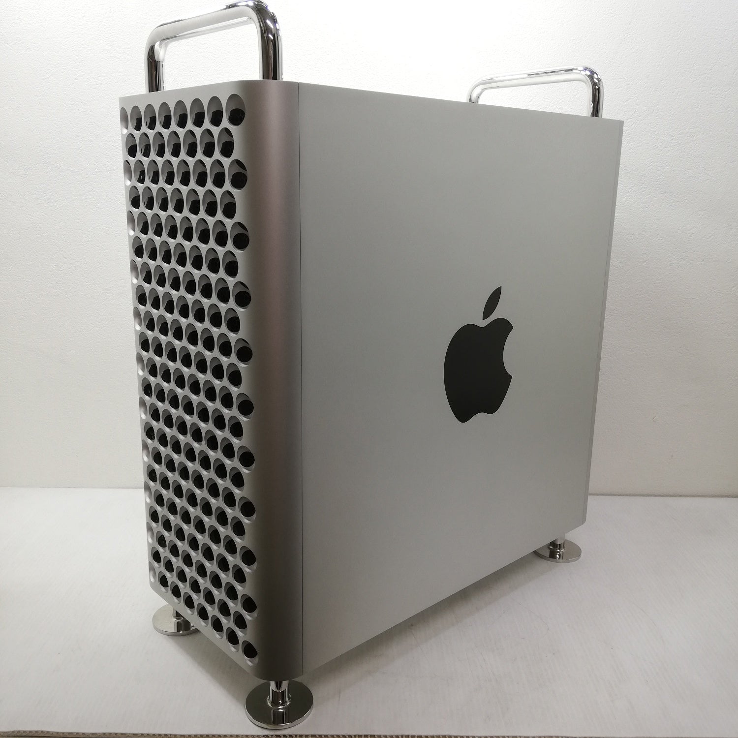 【決算特価！】Mac Pro / 2019 / 96GB / 1TB / シルバー / ランク:C / Z0W3 / 【中古品管理番号:42336】