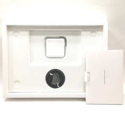 MacBook Pro M5 / 14インチ / 2025 / 16GB / 512GB / スペースブラック / ランク:A / MDE04J/A / 【中古品管理番号:42344】